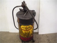 Pennzoil 16 Gallon Drum & Oil Pump
