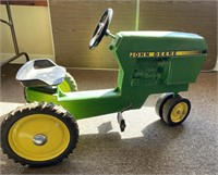 John Deere Pedal Tractor - Model 520