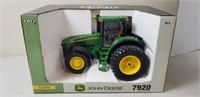 John Deere 7920 Tractor, NIB, RC2, 2003