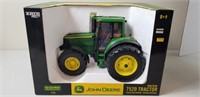 John Deere 7520 Tractor, NIB, Ertl, RC2, 2004