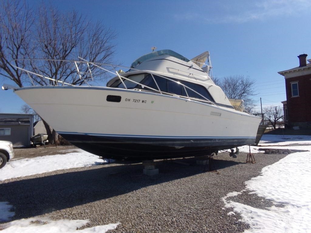 1979 31' SILVERTON BOAT AT AUCTION