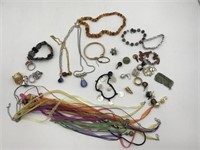 Costume jewellery - Bijuteria