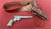 HERITAGE 22 Revolver w/ custom holster