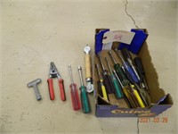 hand tools - screw drivers, cutters and pliers