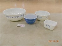 Pyrex Bowl Set
