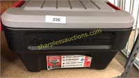 Rubbermaid action packer