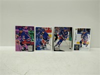 4 Gretzky and messier cards