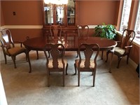 Thomasville Extending Dining Table & Chairs