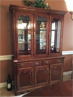 Thomasville: Lighted Display China Cabinet