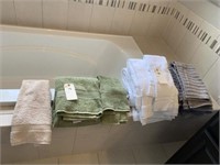 12PC ASSORTED BATH TOWELS