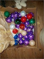 Box of Misc Christmas items