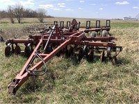 M&W Earth Master model 1465 tillage tool, 40