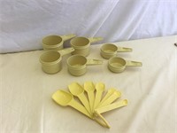 TUPPERWARE Yellow Measuring Cups & Spoons
