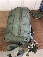 Military parachute and pack