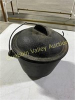 CAST IRON POT WITH LID