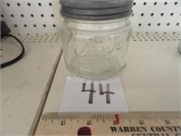 Vintage wide mouth mason jar-half quart w/lid