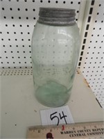 Vintage 1/2 gal jar w/lid