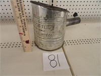Vintage Hunters sifter-6" x 5"