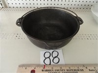 2 quart cast iron pot-metal handle-no lid-8"