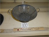 Vintage Gray enamel strainer pan-10"