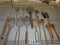 Several pcs. of Vintage kitchen utensils