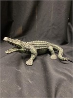 Cast iron alligator. 10 inches long