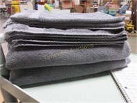 Amazon Basics grey towel set