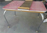 Vintage Retro Kitchen Table with(1) Leaf