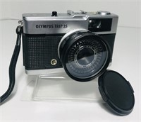 Olympus Trip 35. Black and chrome. 40mm lens with