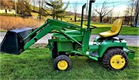 John Deere 425 Lawn Mower w/ Model 40 Loader