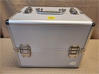 Metal Jewelry Case, made by Caboodles