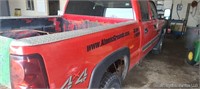 2003 Chevrolet 2500 HD 4 x 4 truck