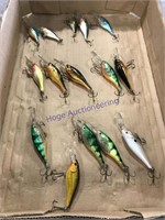 BOX W/ FISHING LURES W/ HOOKS