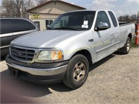 2001 Ford F-150 XLT W/ 6.5' BED 2WD