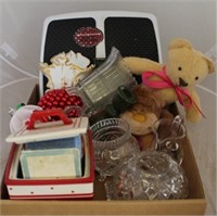 Tray lot of assorted items