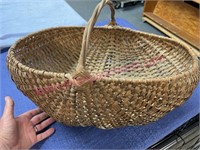 Large old butt-style gathering basket #2