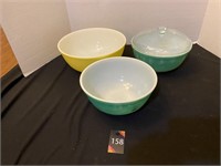 Pyrex Bowls 1 with lid