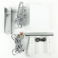 Nintendo Wii (With Controllers!)