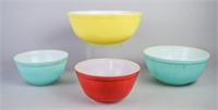 Set of 4 Pyrex Mixing Bowls