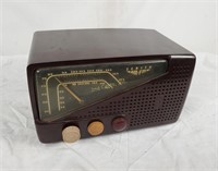 1948 Zenith Am/ Fm Tube Radio Model 7e02