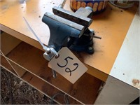 Bench vise