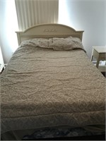 Full Sized Bed w/ Comforter & Pillow Shams