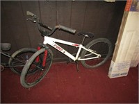 DK Fury BMX Style Bicycle (Missing Pedals)