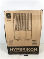 1 fixture, Hyperikon LED 300W 5700K shoebox light