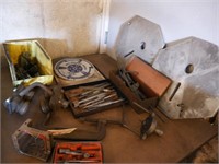 Assorted vintage tools