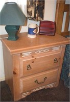 Broyhill Night Stand, lamp & more