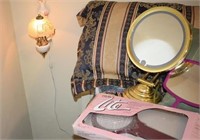 Makeup Mirrors & Wall Lamp