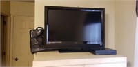 Visio 32" TV and Sanyo DVD player