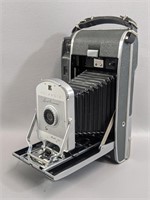 Vintage Polaroid Model 160 Land Camera