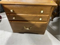 SOLID OAK NIGHT STAND WITH 2 DRAWERS